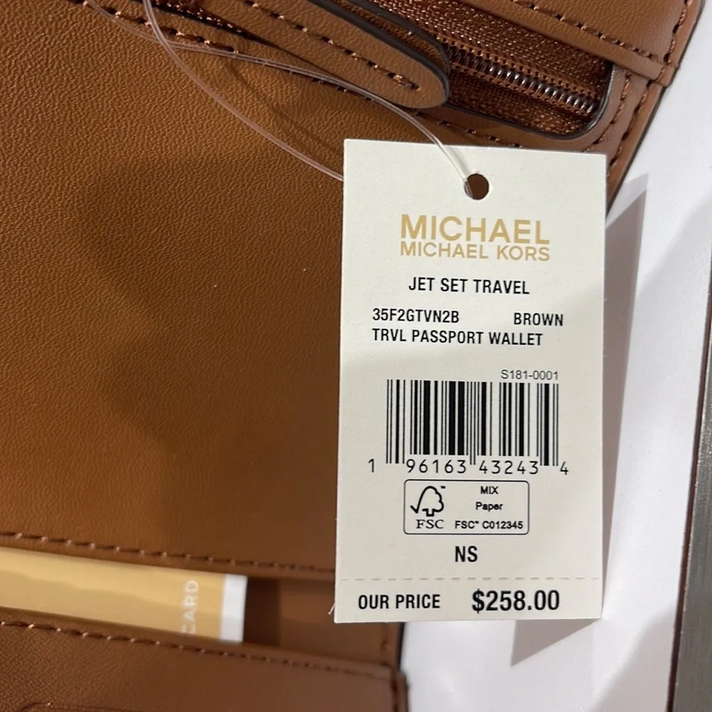 Michael Kors Jet Set Travel Passport Wallet Brown Signature/Golden- NWT